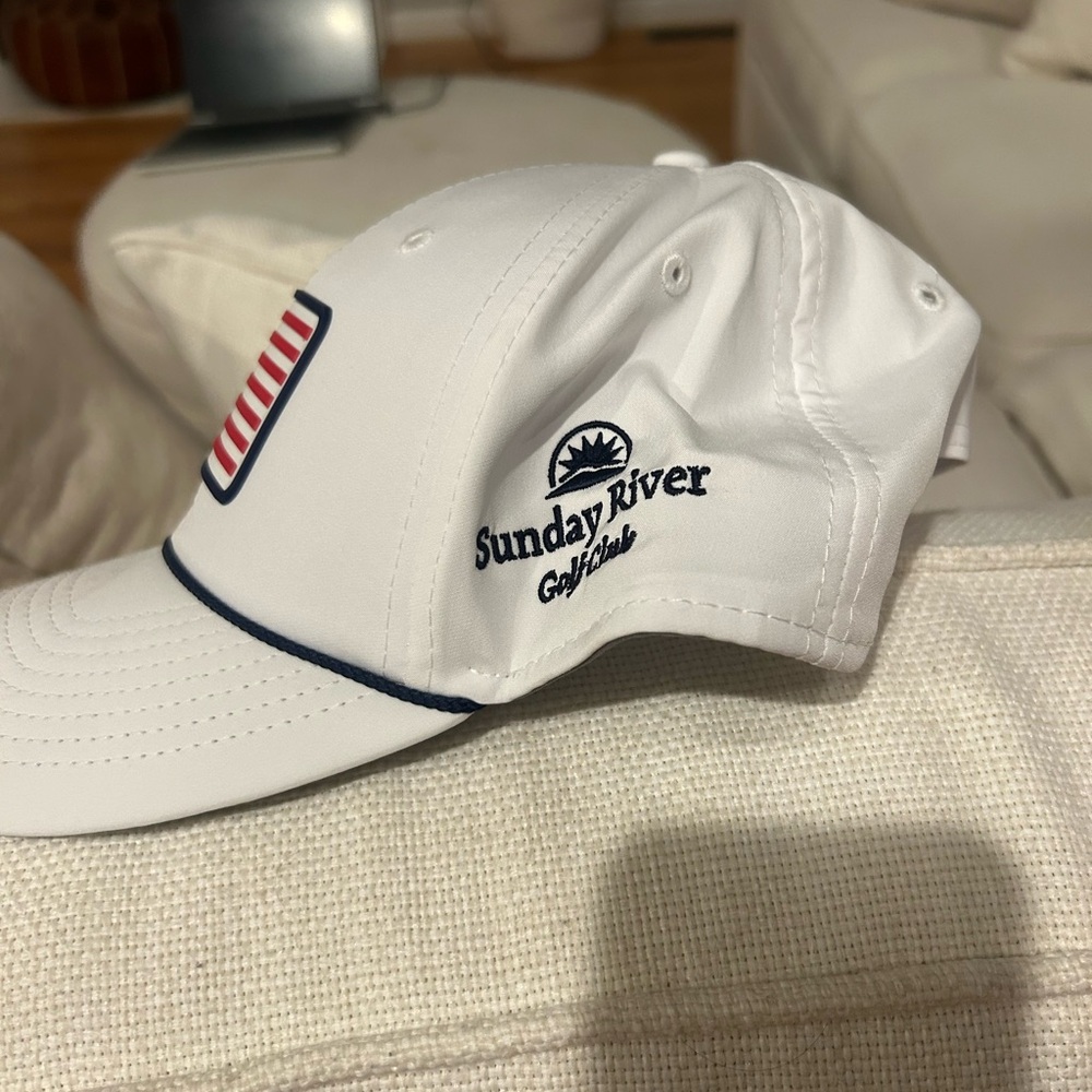 Sunday River Golf Men’s Maine Hat in like new condition